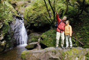 Eine ursprüngliche Natur mit wilden Wassern beeindruckt entlang des "Genießerpfads Gauchachschlucht". Foto: djd/Rad- und WanderParadies Schwarzwald und Alb