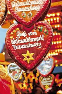 Lebkuchen darf auf dem traditionellen Weihnachtsmarkt nicht fehlen. Foto: djd/Braunschweig Stadtmarketing